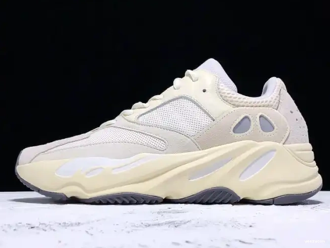 Yeezy Boost 700 Adidas EG7596 Analog 0704
